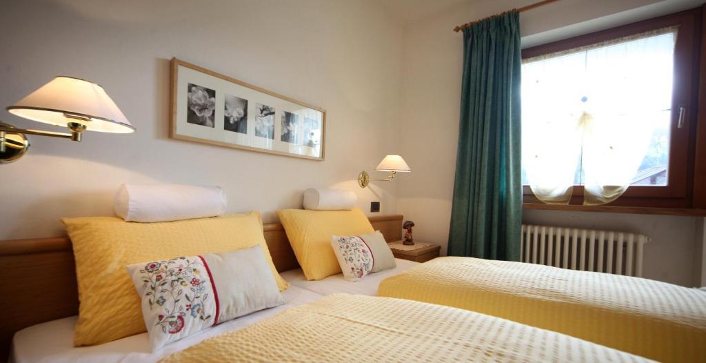Ciasa Rudiferia Appartamenti In Alta Badia Kamer foto